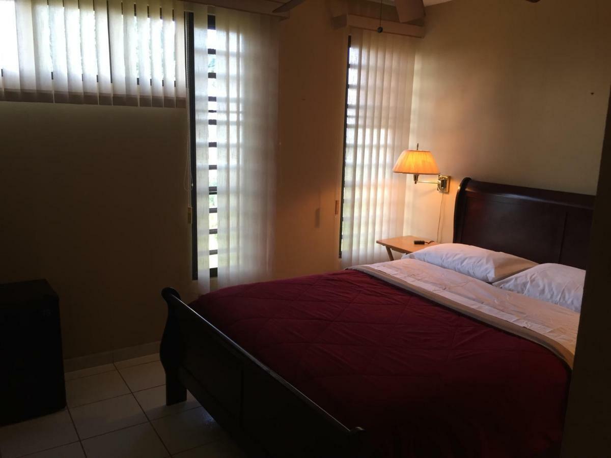 El Pequeno Hotel Canovanas エクステリア 写真