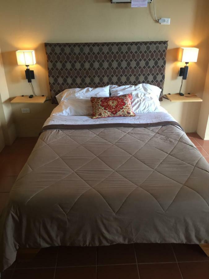 El Pequeno Hotel Canovanas エクステリア 写真