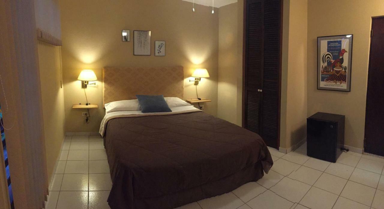 El Pequeno Hotel Canovanas エクステリア 写真
